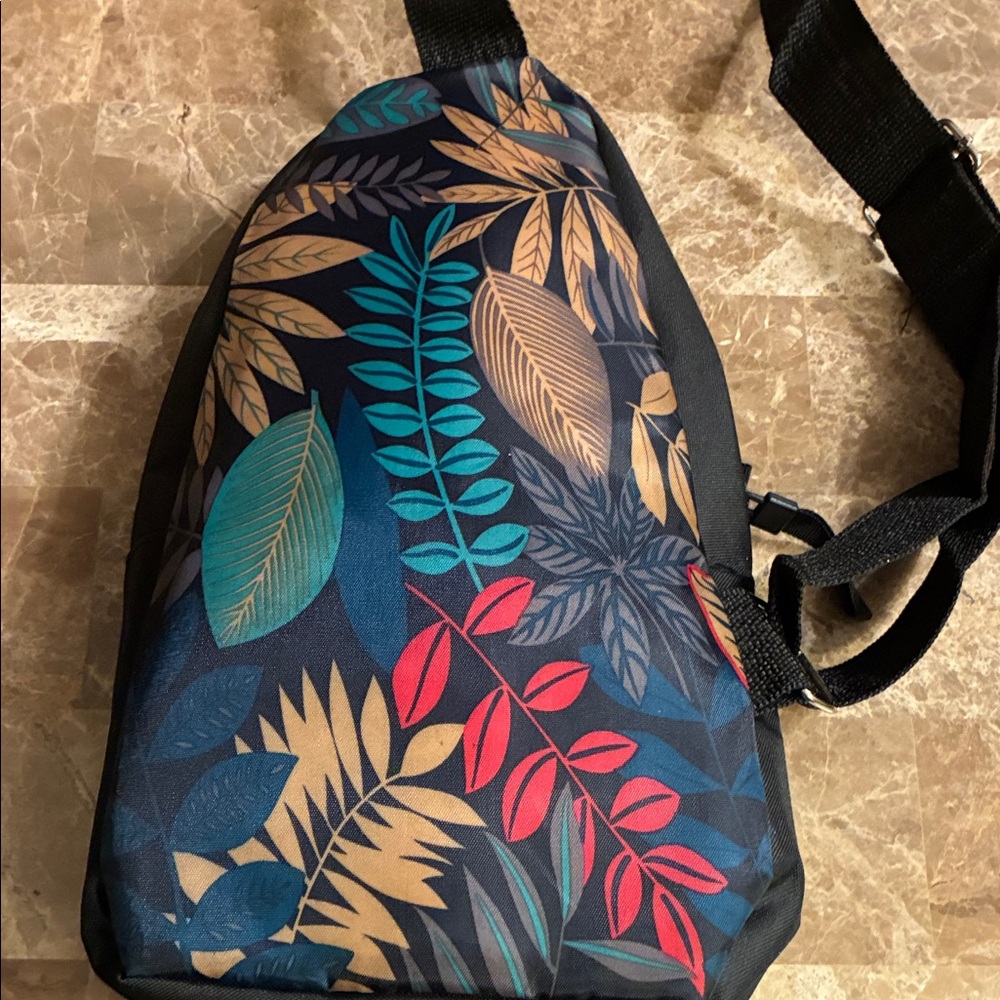 Leaf Pattern Sling Chest Belt Bag Crossbody Gym cycling travel - Picture 4 of 9